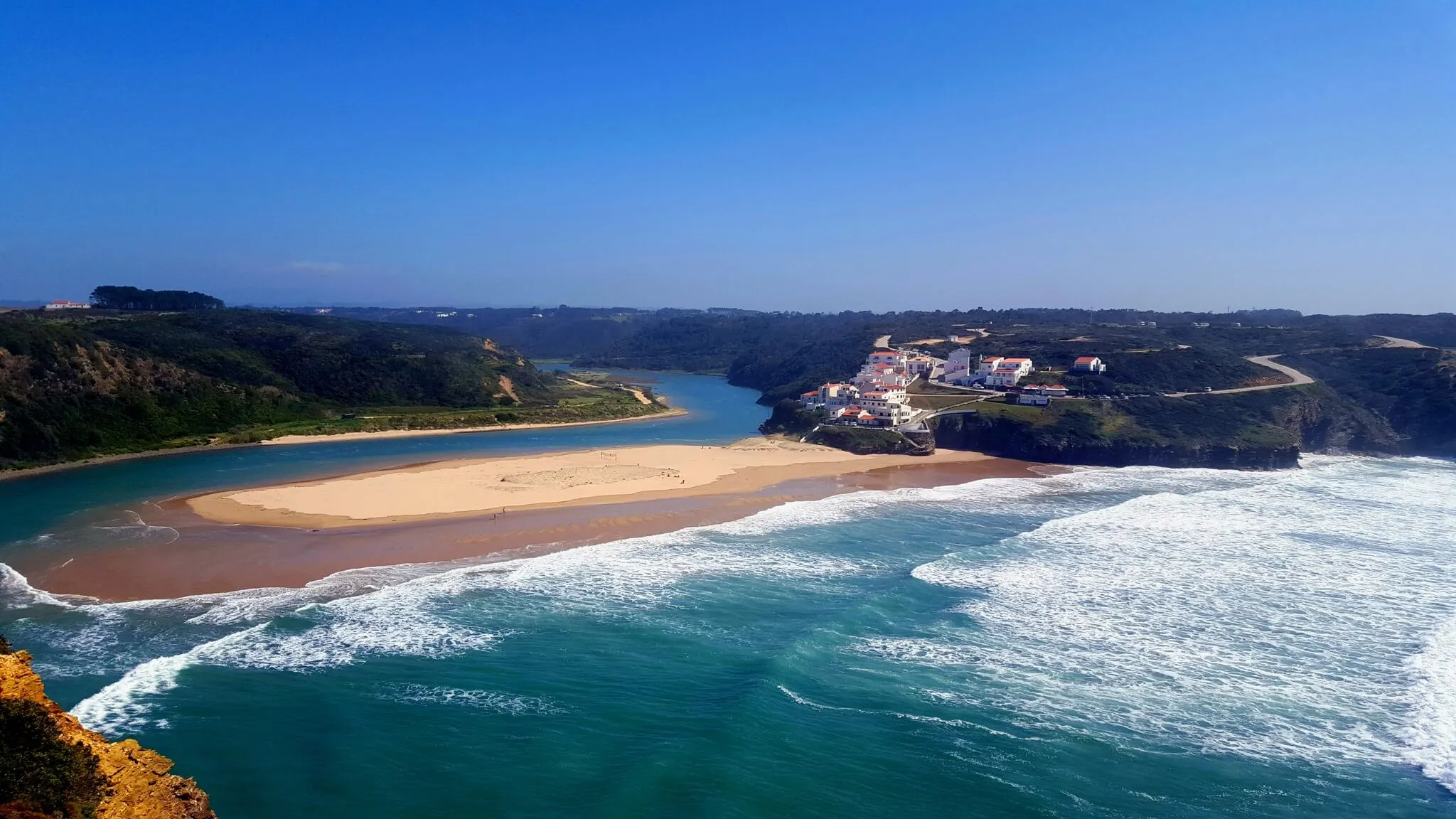 Praia de Odeceixe - Vista do areal e das casas